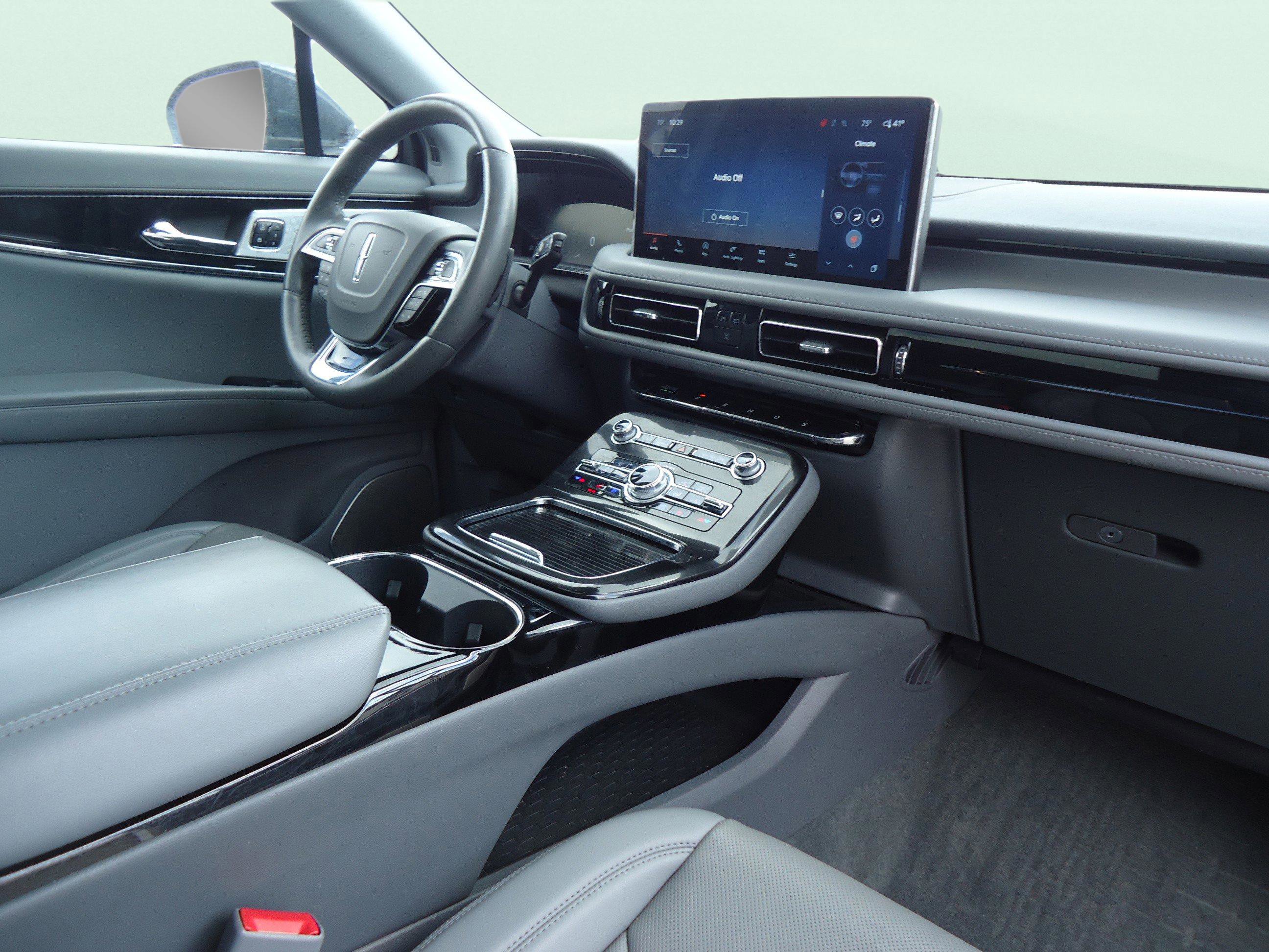 Used 2023 Lincoln Nautilus Reserve w/ Equipment Group 202A image 27