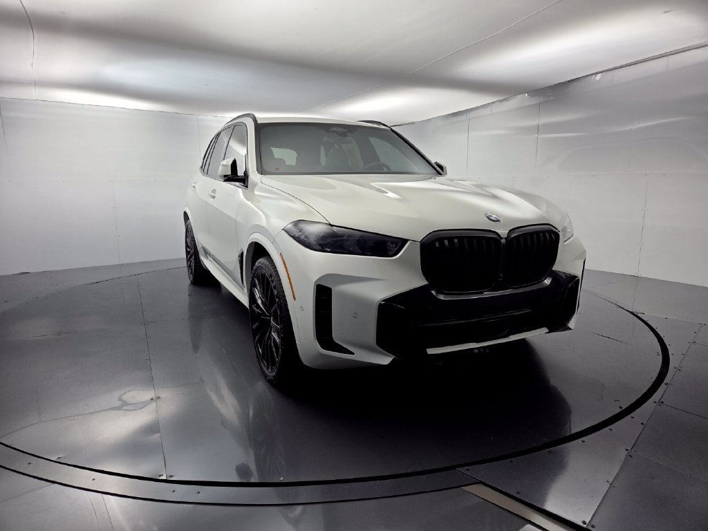 Certified 2024 BMW X5 xDrive40i w/ M Sport Package AWD/4WD image 3