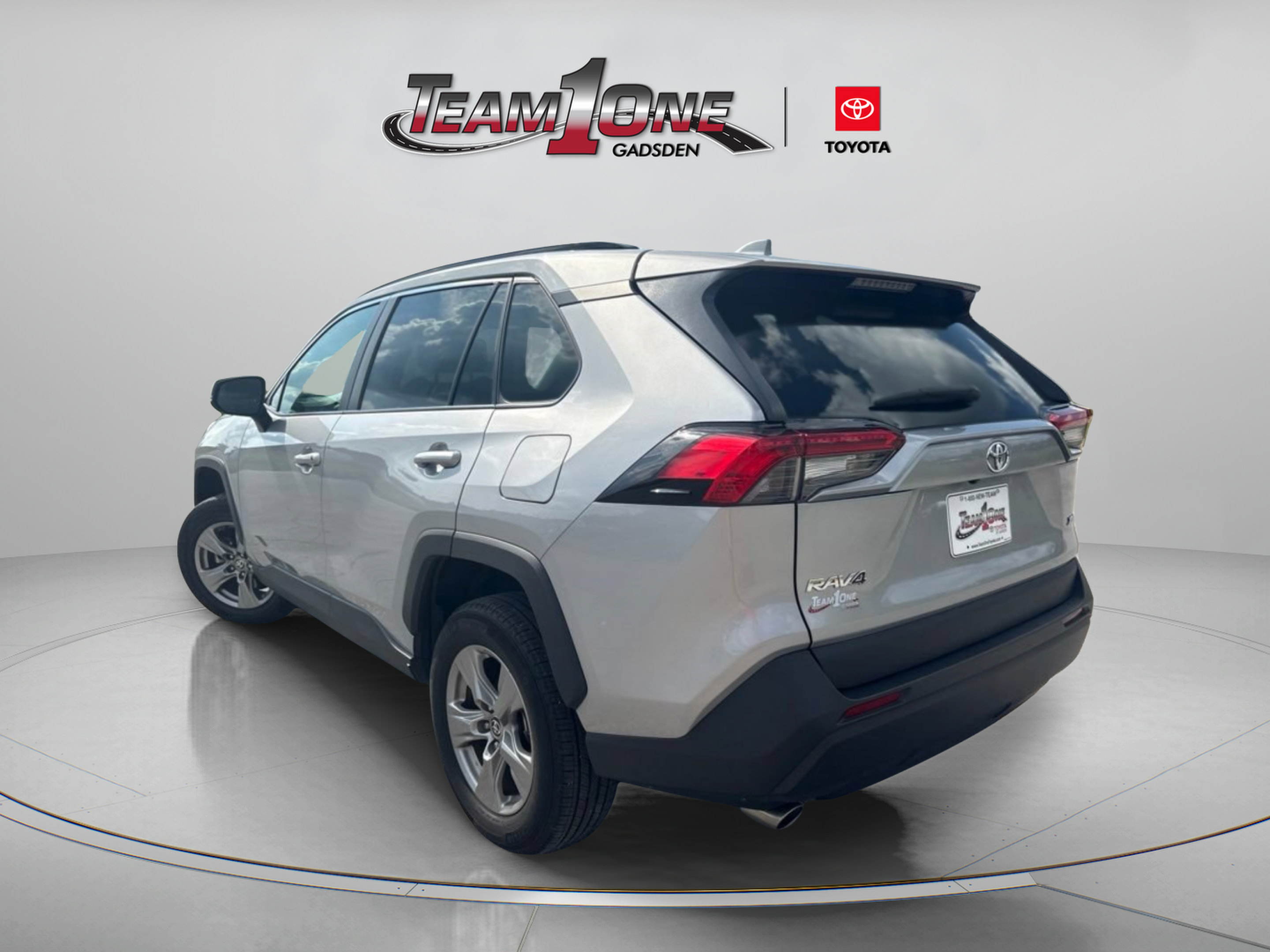 Used 2024 Toyota RAV4 XLE FWD image 5