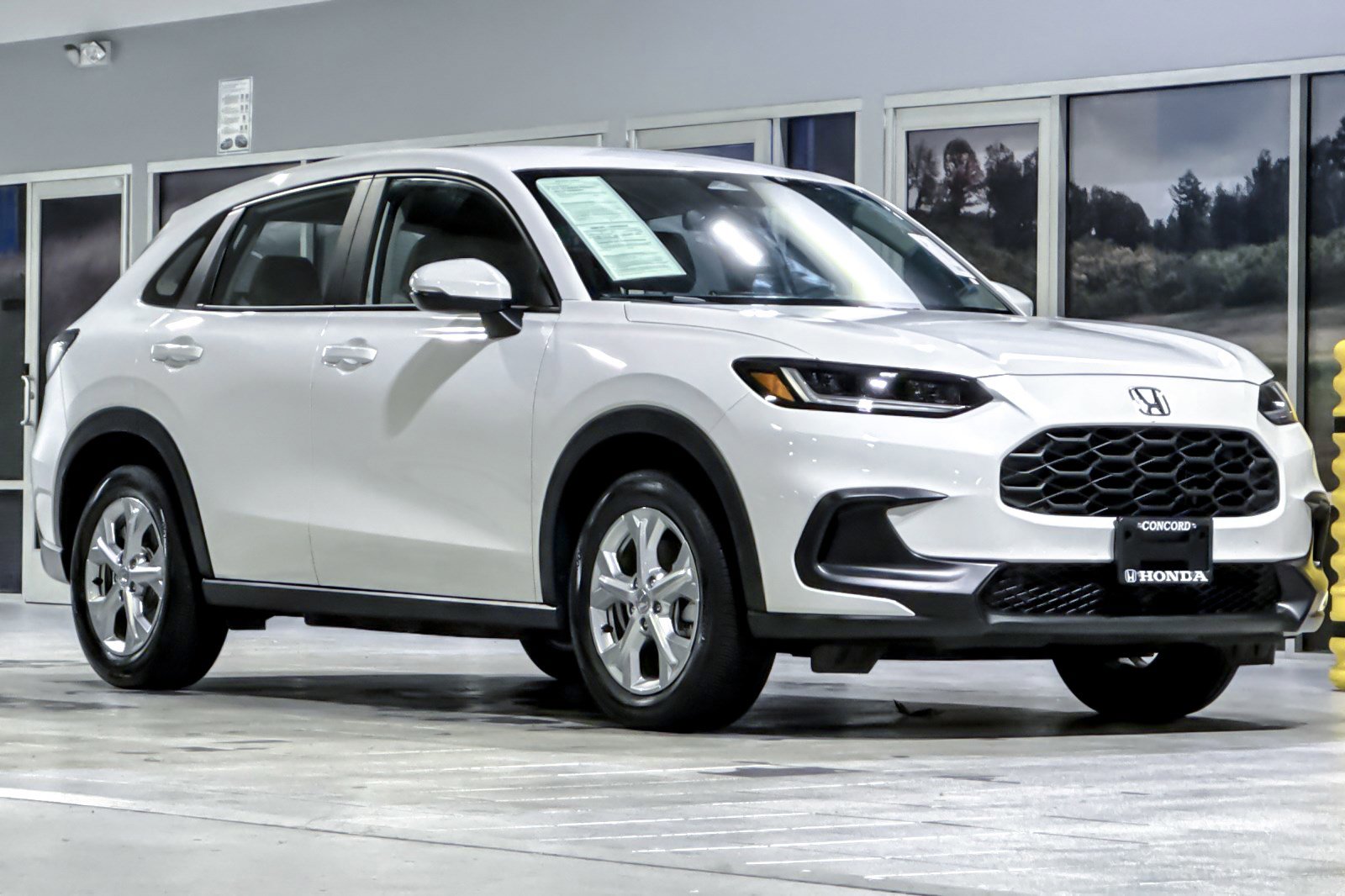 Used 2023 Honda HR-V LX image 6