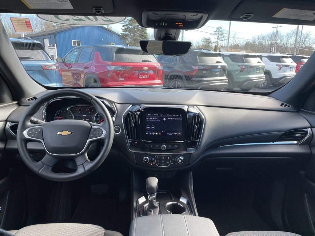 Used 2023 Chevrolet Traverse LT w/ Rear Camera Mirror Package image 12