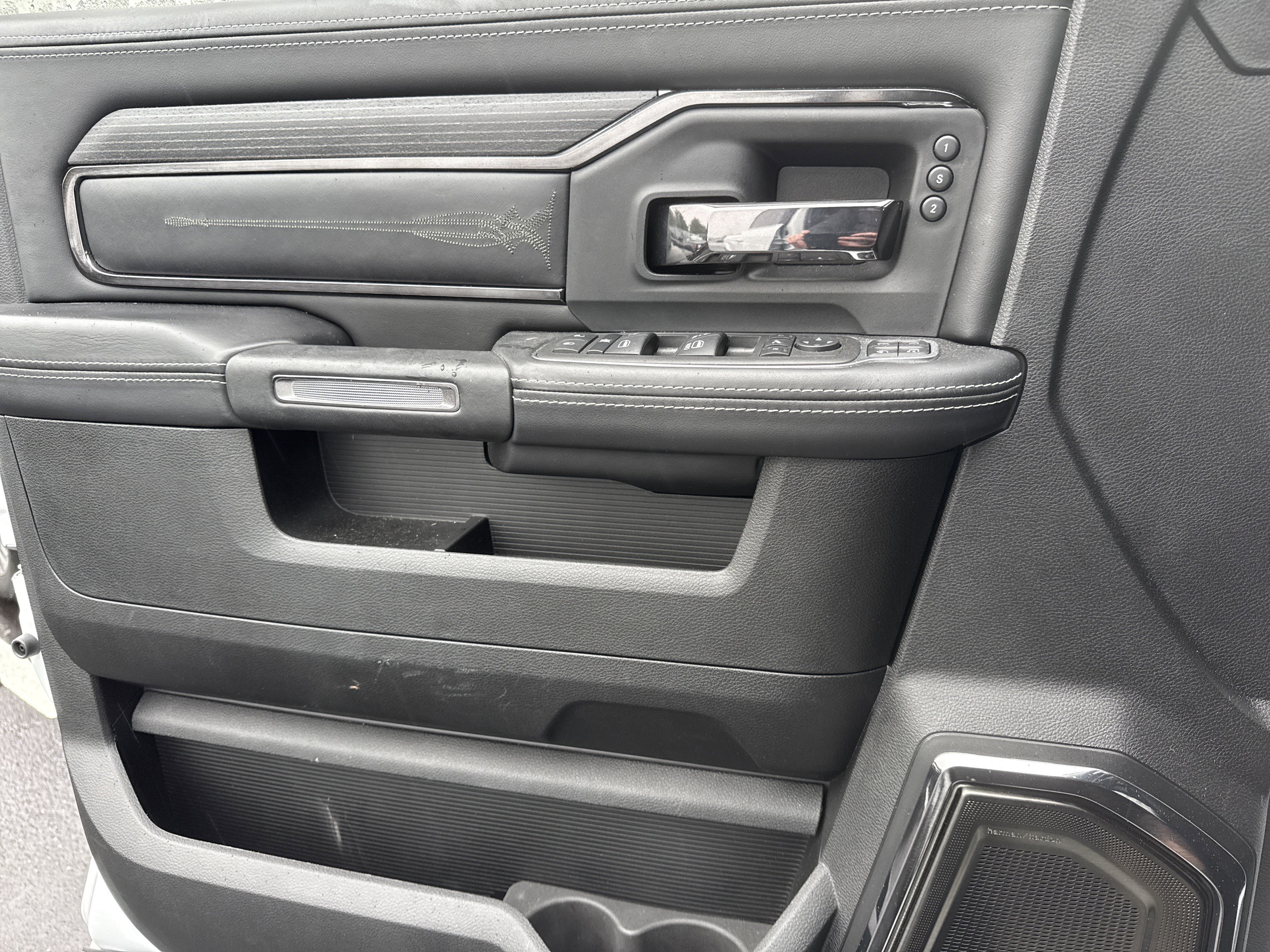 Used 2023 RAM 2500 Limited image 20