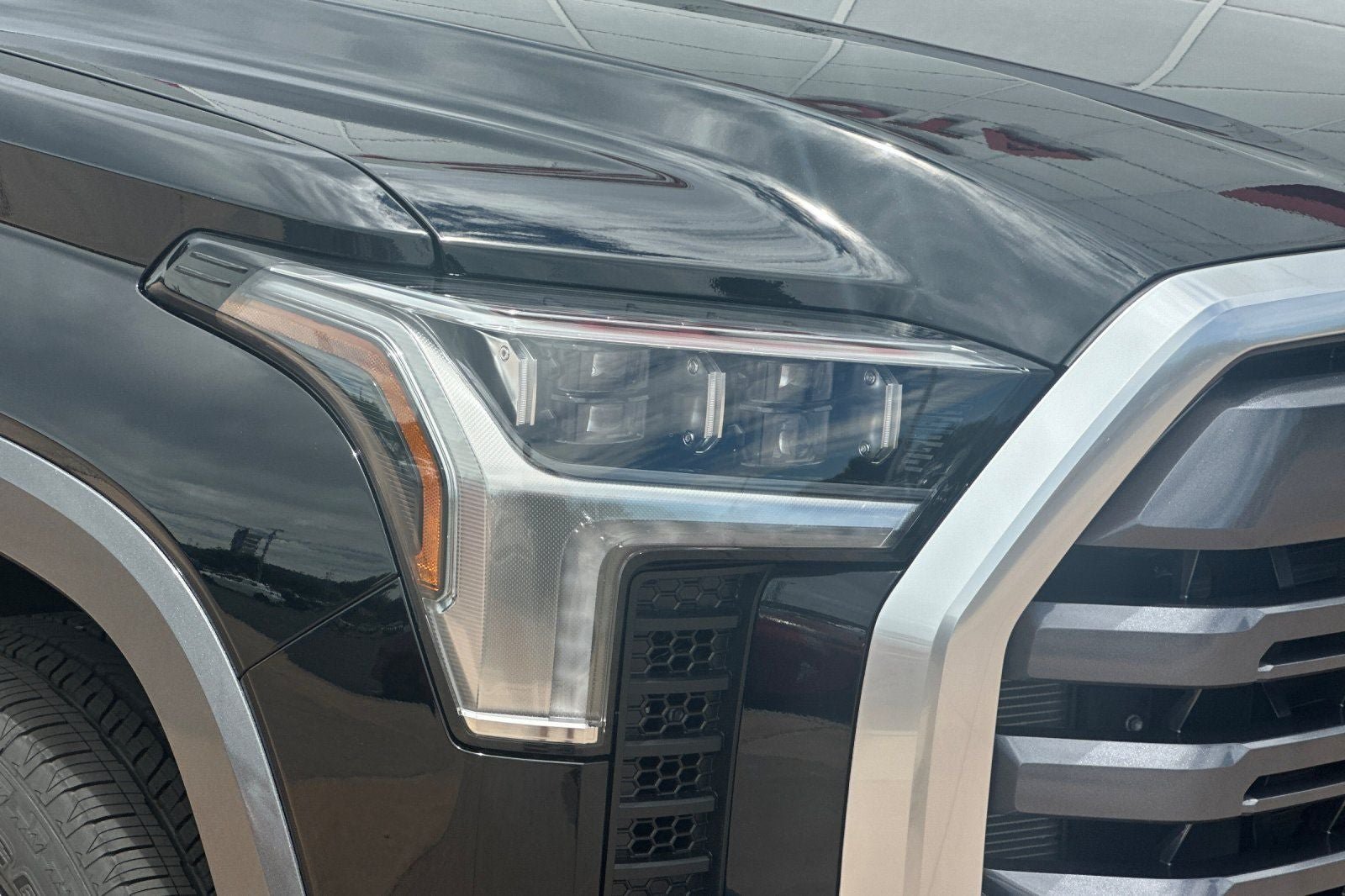 New 2026 Toyota Tundra Limited AWD/4WD image 30