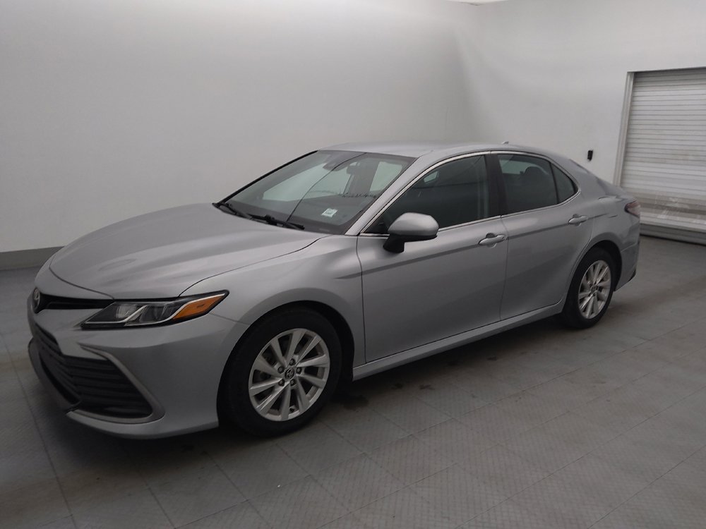 Used 2021 Toyota Camry LE FWD image 2