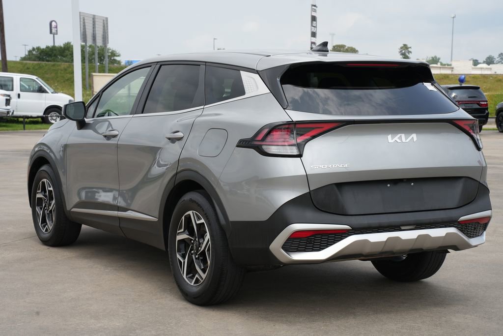 Used 2023 Kia Sportage LX FWD image 4