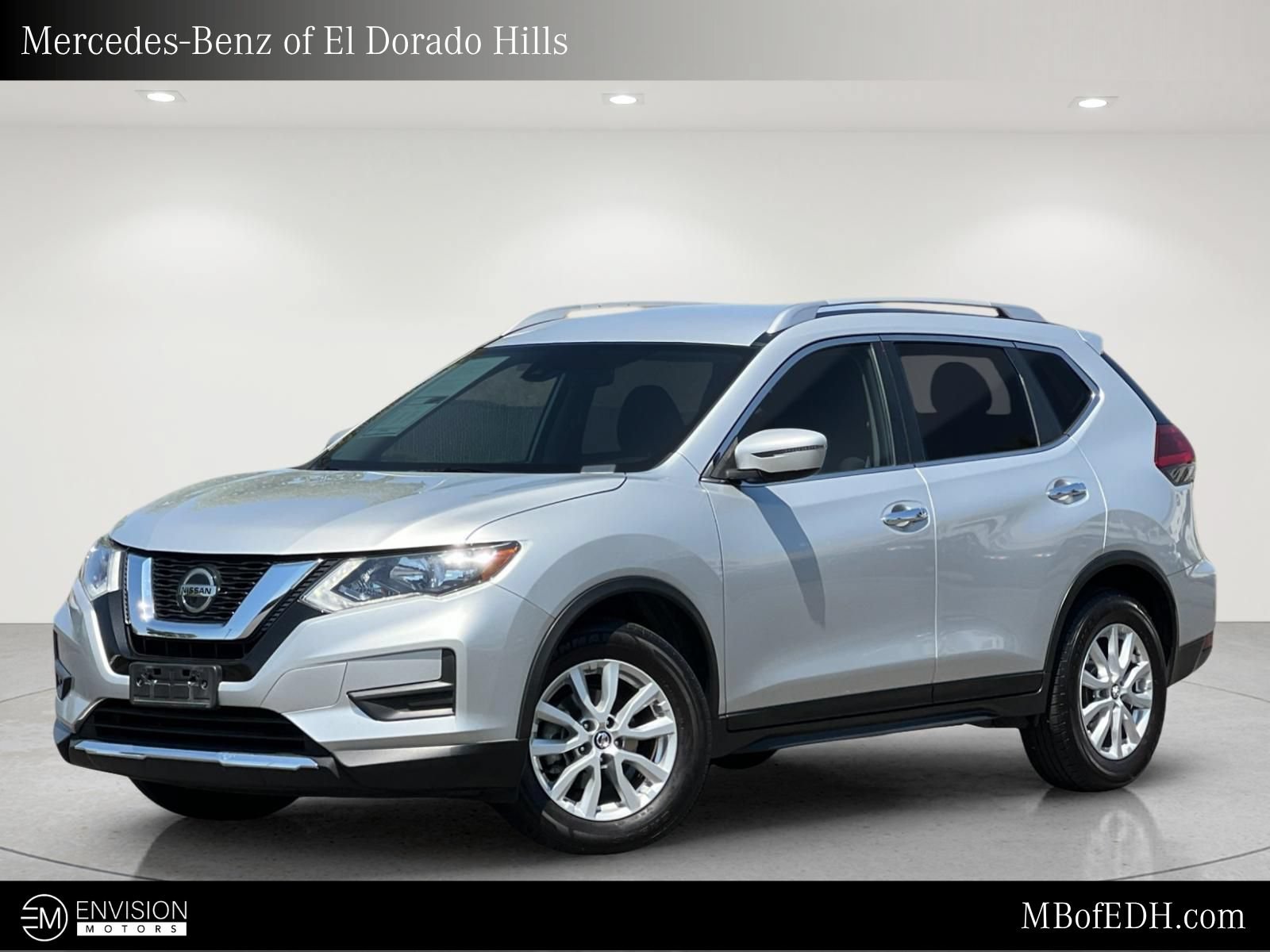 Used 2020 Nissan Rogue SV FWD image 1