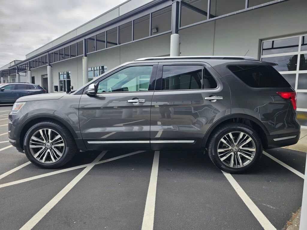 Used 2018 Ford Explorer Platinum AWD/4WD image 2