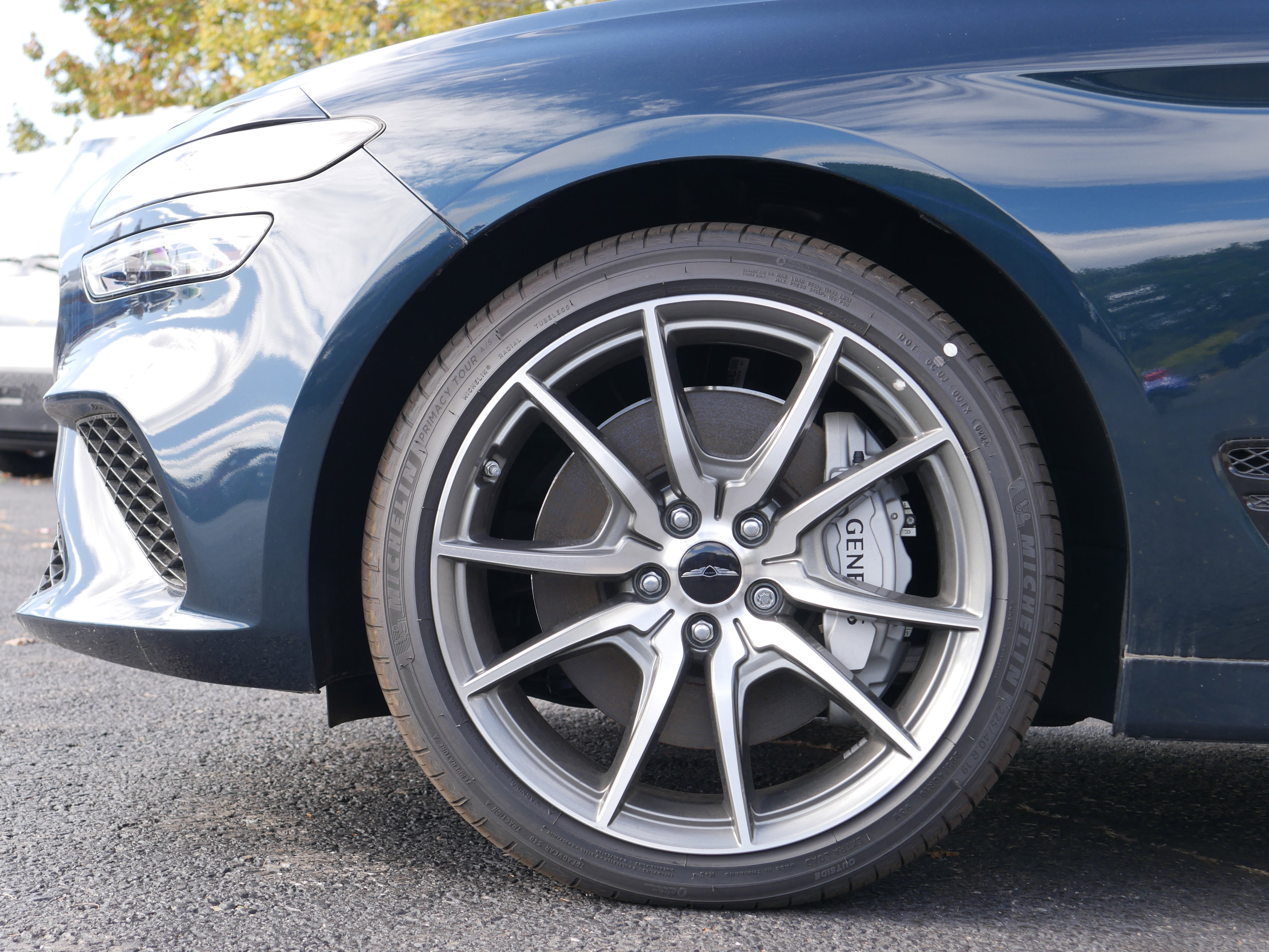 Used 2025 Genesis G70 2.5T image 11