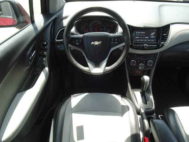 Used 2017 Chevrolet Trax LT w/ LT Convenience Package FWD image 12