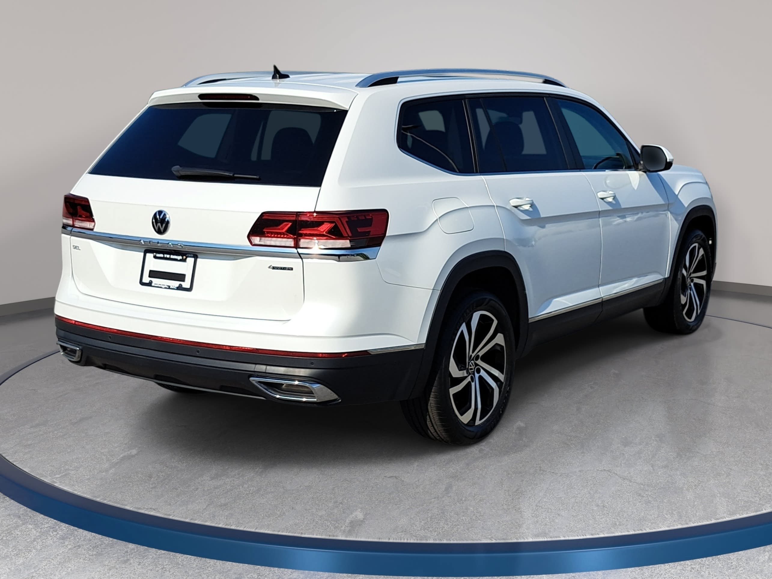 Used 2023 Volkswagen Atlas SEL AWD/4WD image 5
