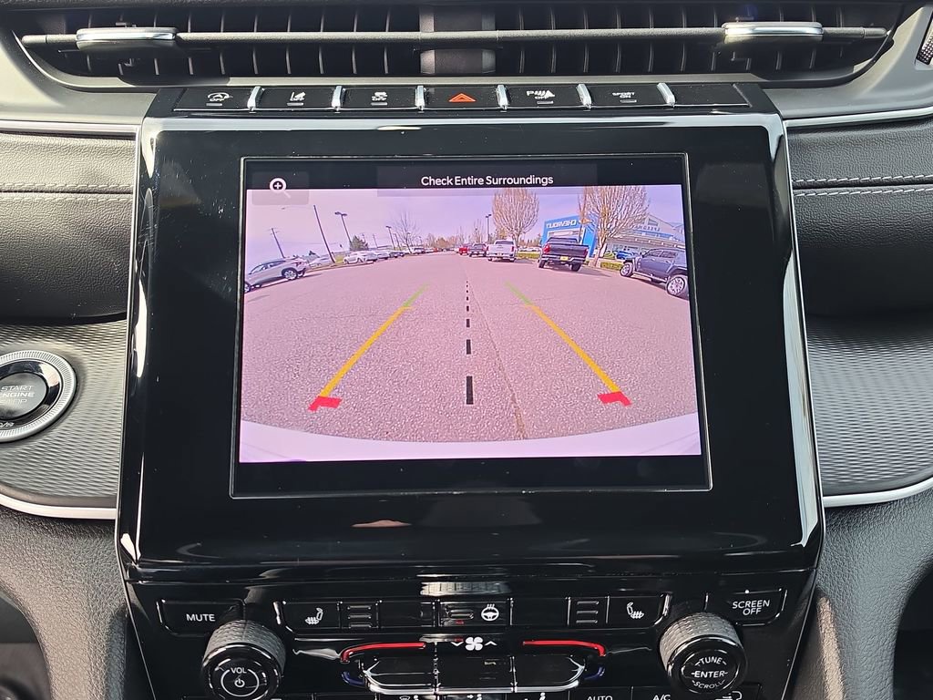 Used 2025 Jeep Grand Cherokee Laredo w/ Luxury Tech Group I image 15