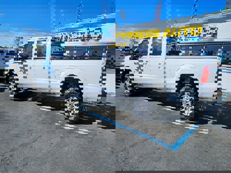 Used 2013 Ford F350 Lariat image 3