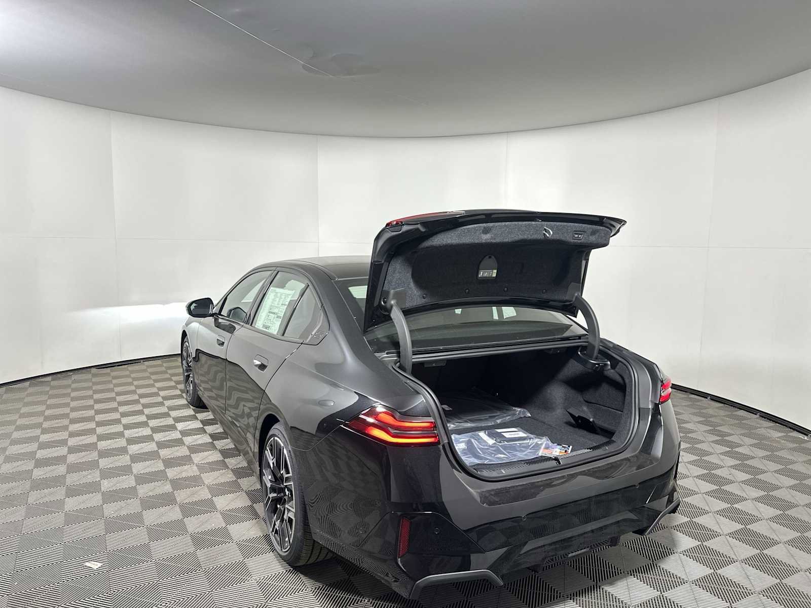 New 2026 BMW i5 eDrive40 w/ M Sport Package image 19