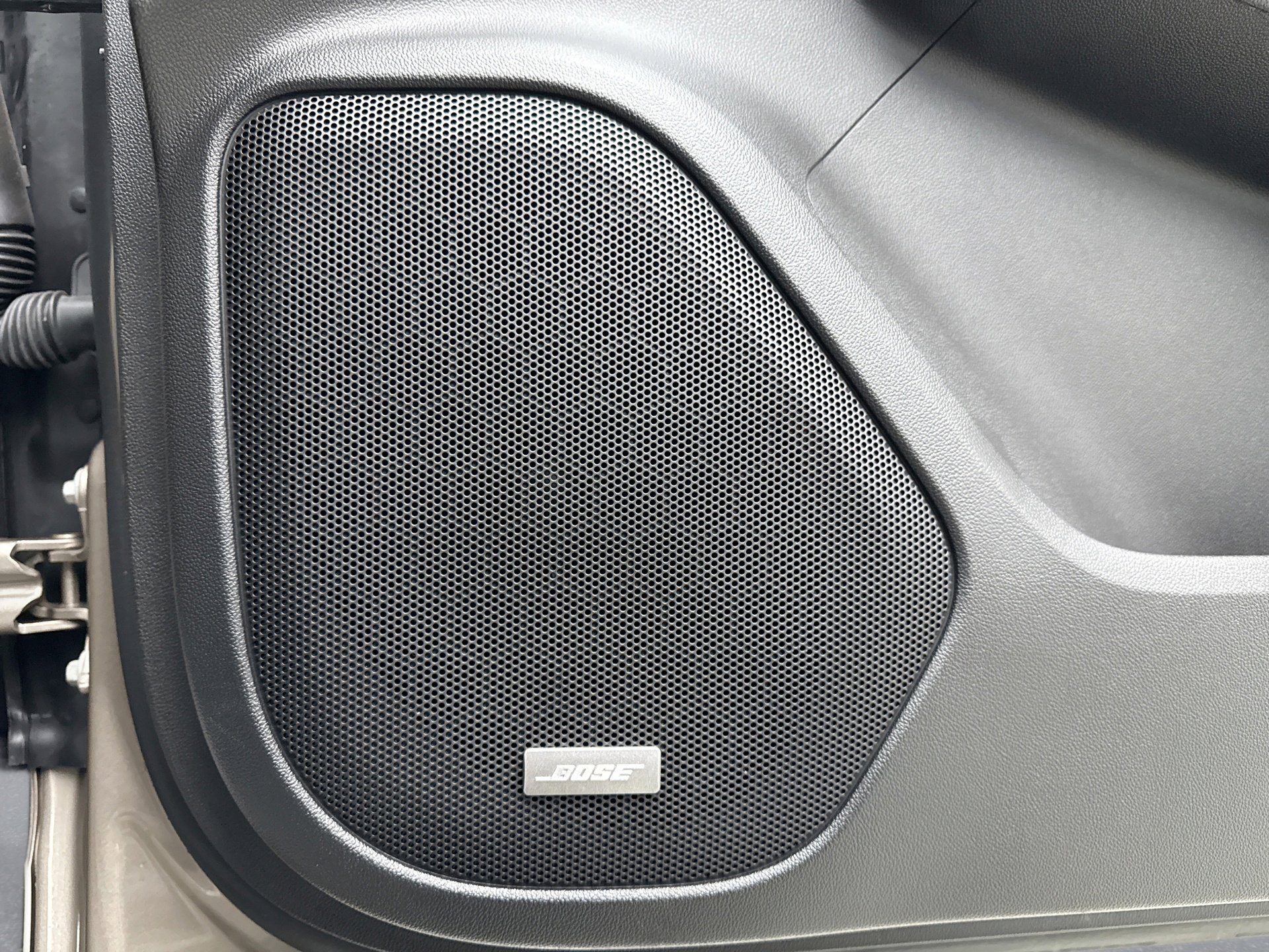 Used 2023 GMC Acadia Denali w/ Denali Technology Package image 17