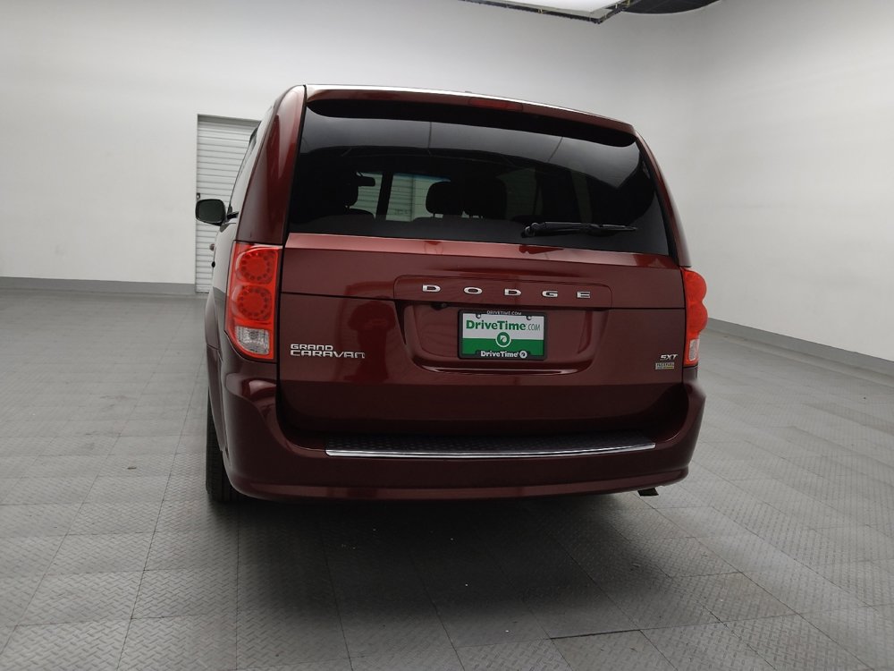 Used 2017 Dodge Grand Caravan SXT image 6