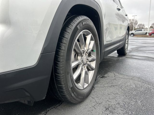 Used 2022 GMC Terrain SLT image 12