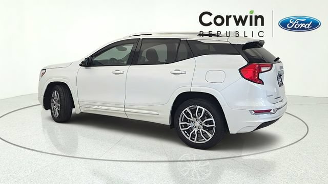 Used 2022 GMC Terrain Denali w/ Denali Premium Package AWD/4WD image 3