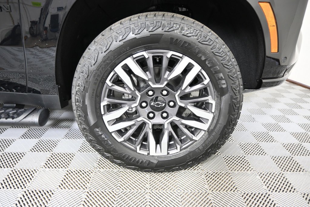 New 2026 Chevrolet Suburban Z71 w/ Z71 Off-Road Package image 12