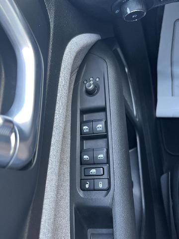 Used 2023 Jeep Compass Latitude AWD/4WD image 11
