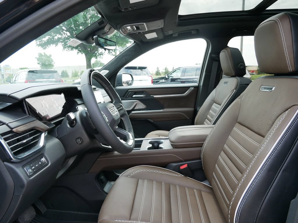 New 2026 GMC Acadia Denali Ultimate w/ LPO, Floor Liner Package AWD/4WD image 6