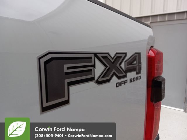 New 2026 Ford F250 Lariat w/ Black Appearance Package image 28