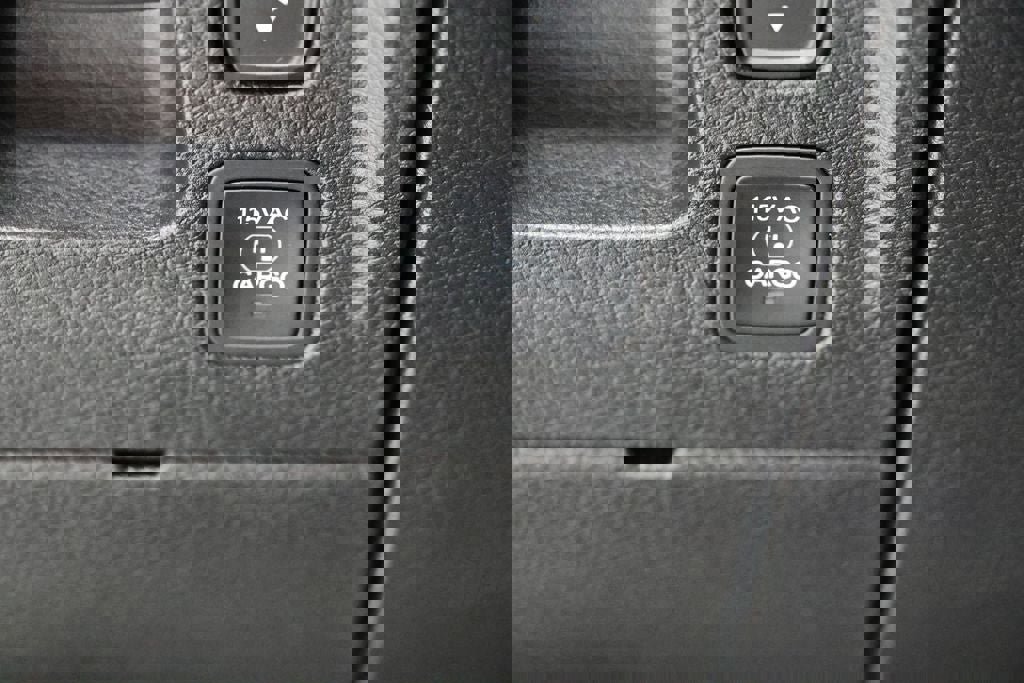 Used 2025 RAM 1500 Laramie w/ Night Edition image 43