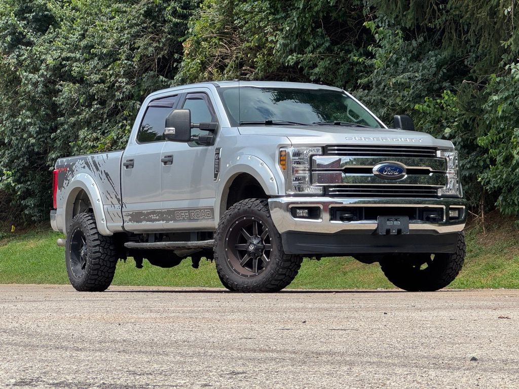 Used 2019 Ford F250 XLT AWD/4WD image 2