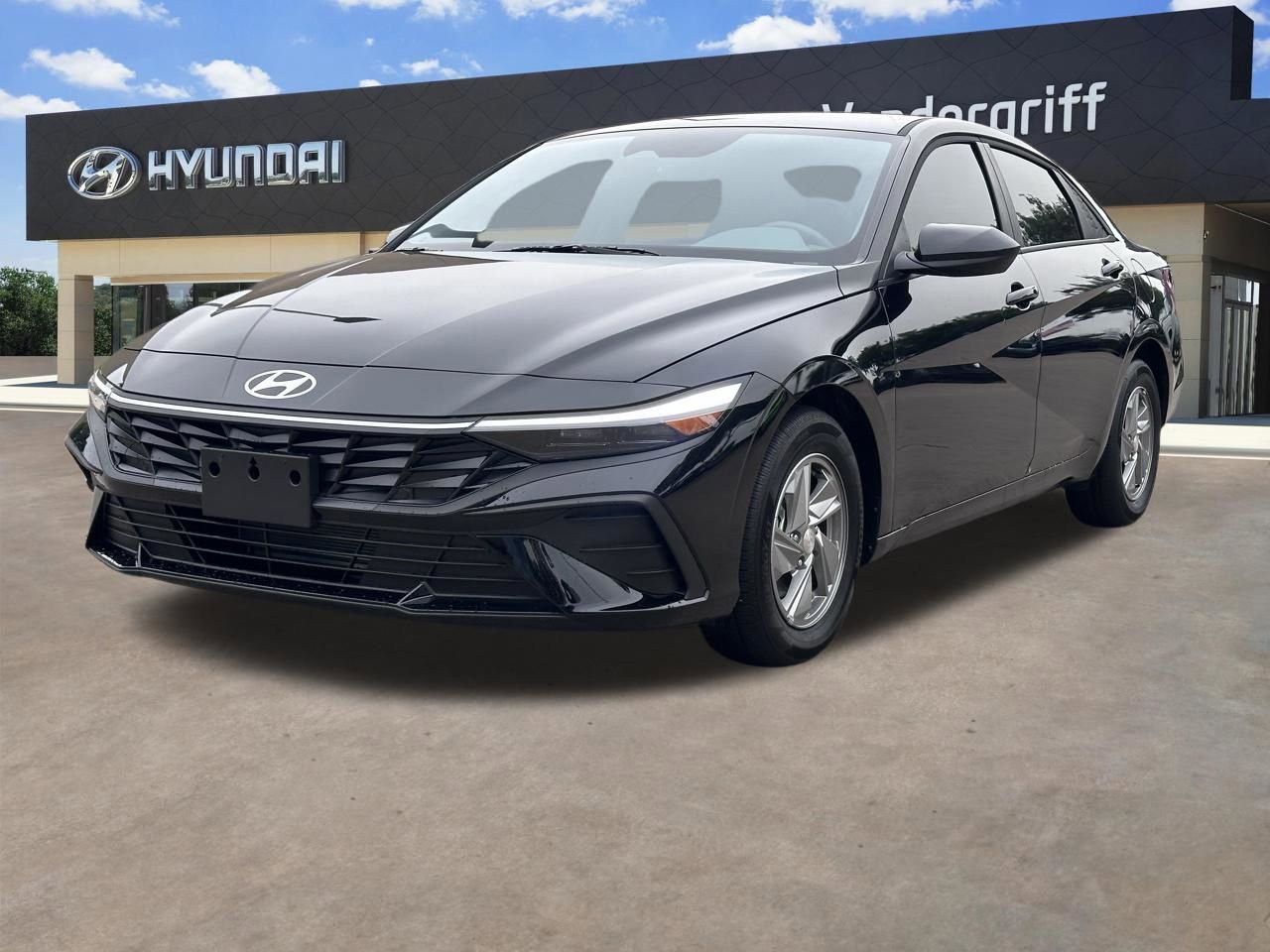 Used 2026 Hyundai Elantra SE FWD image 4