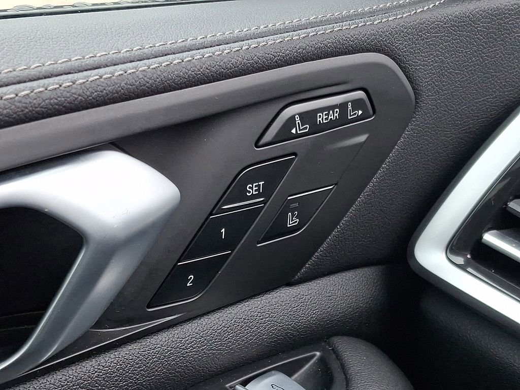 Used 2022 BMW X7 xDrive40i image 27