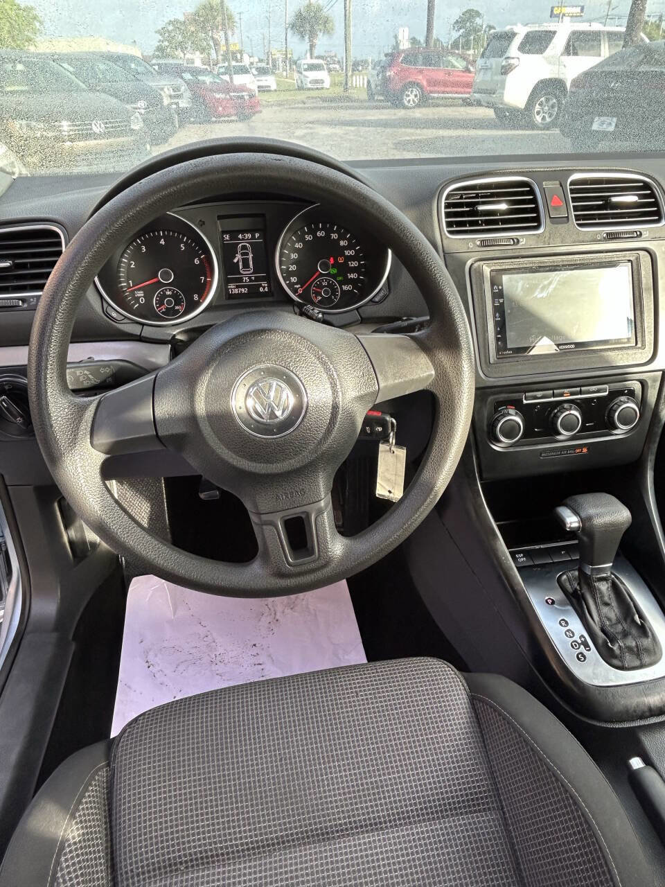 Used 2010 Volkswagen Golf 4-Door image 12