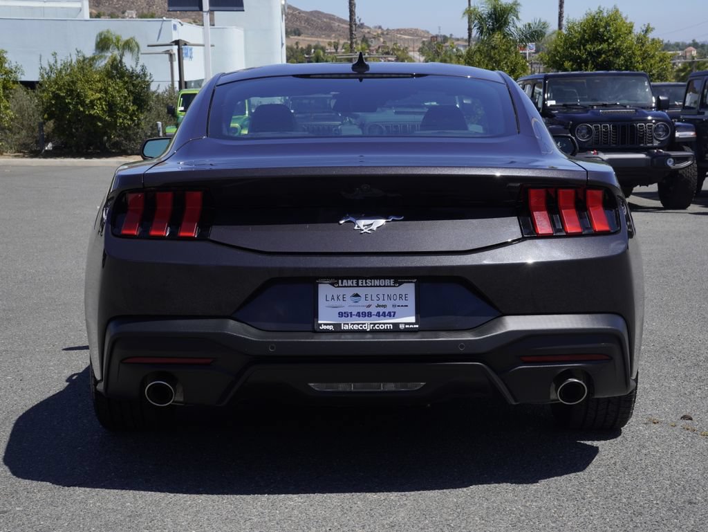 Used 2024 Ford Mustang Coupe RWD image 5