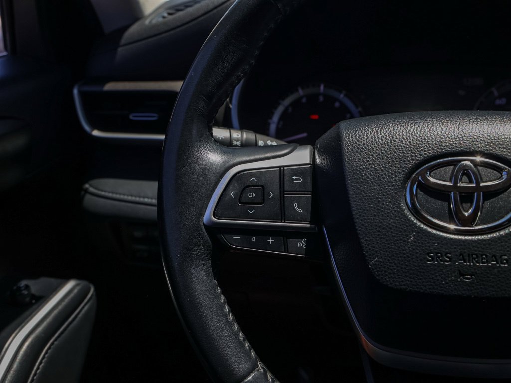 Used 2023 Toyota Highlander XLE FWD image 27