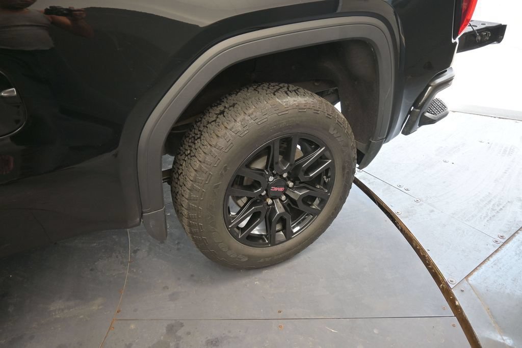 Used 2023 GMC Sierra 1500 Elevation w/ Preferred Package AWD/4WD image 18