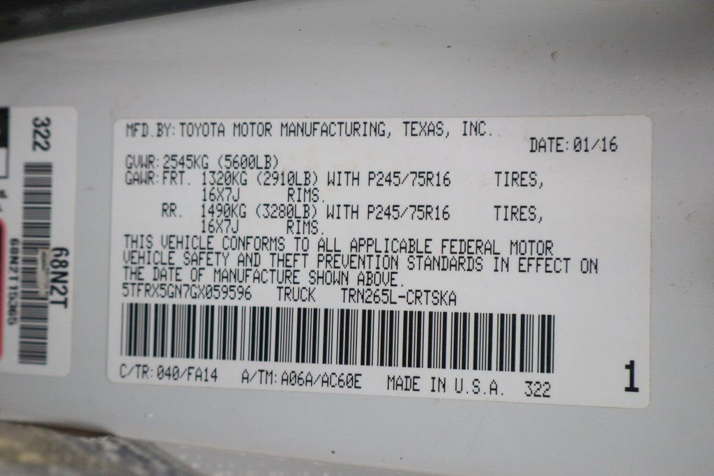 Used 2016 Toyota Tacoma SR image 38