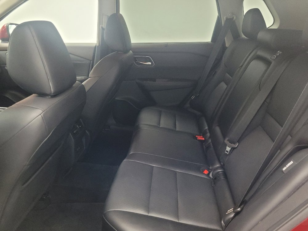 Used 2021 Nissan Rogue SV w/ Premium Package image 18