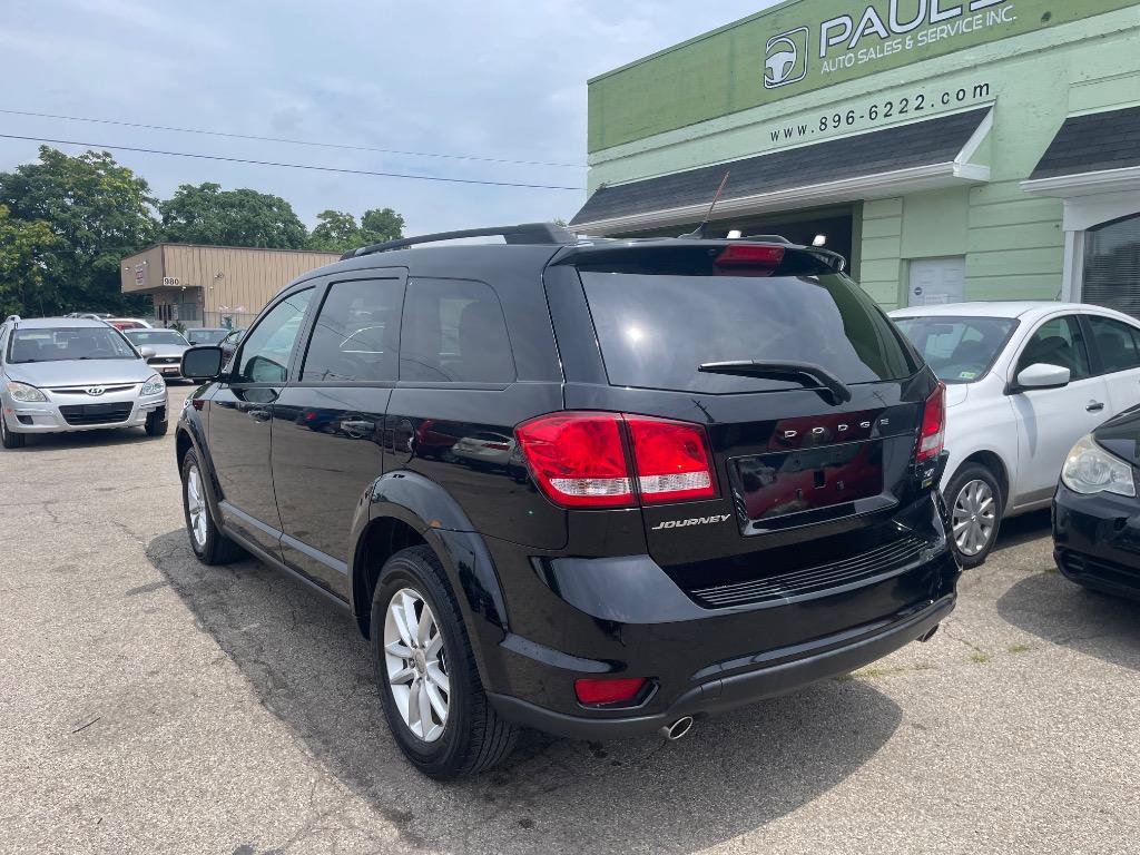 Used 2014 Dodge Journey SXT image 2