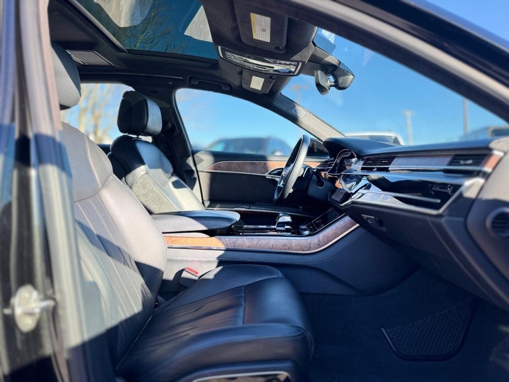 Used 2019 Audi A8 L 4.0T image 25