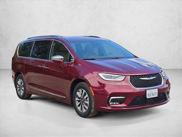 Used 2021 Chrysler Pacifica Limited w/ Uconnect Theater Family Group FWD image 3
