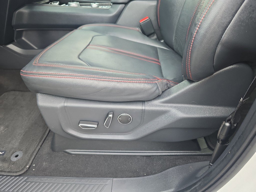 Used 2024 Ford Expedition Max Limited image 17