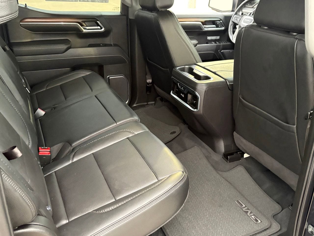 Used 2025 GMC Sierra 1500 Denali w/ Technology Package AWD/4WD image 46
