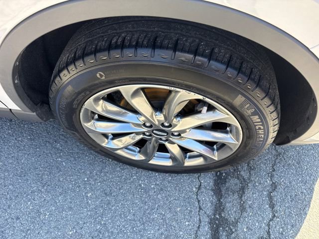 Used 2022 Lincoln Corsair AWD w/ Premium Package image 12