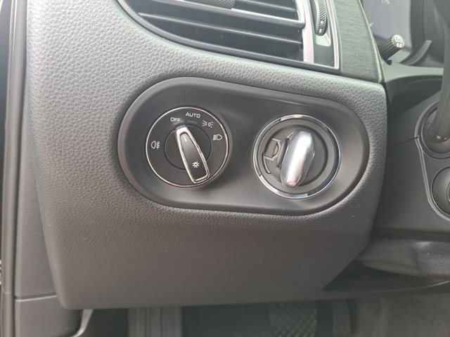 Certified 2023 Porsche Macan GTS image 29