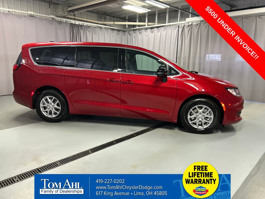 New 2026 Chrysler Voyager LX image 8