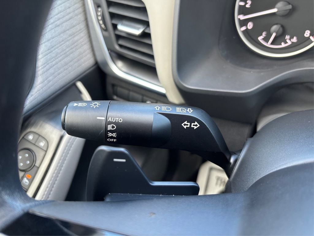 Used 2023 Nissan Rogue SV image 24