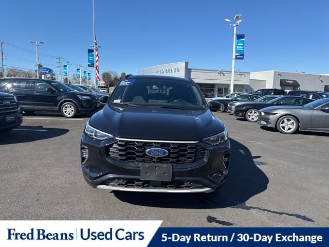 Certified 2023 Ford Escape ST-Line Elite AWD/4WD image 2