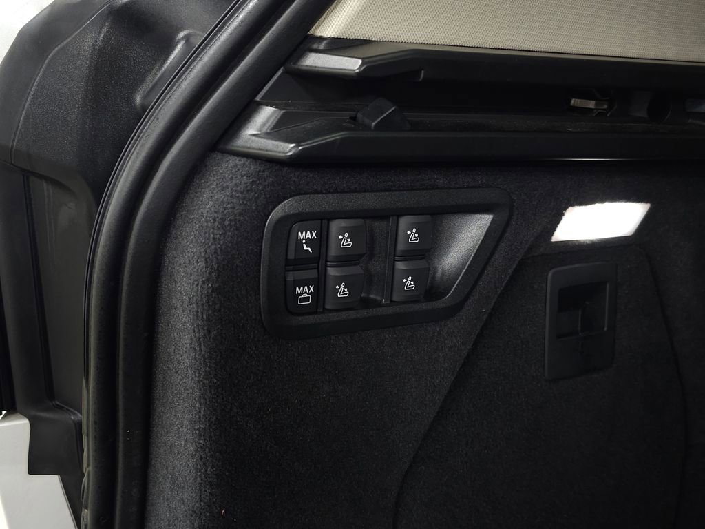 Used 2024 BMW X7 xDrive40i w/ Executive Package image 7