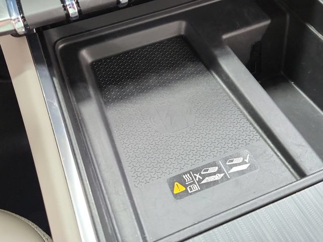 Used 2026 GMC Acadia Elevation w/ Elevation Premium Package FWD image 34
