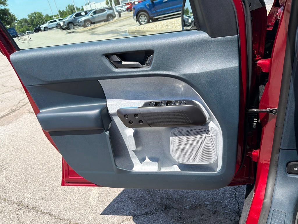Used 2025 Ford Maverick XLT w/ XLT Luxury Package FWD image 29