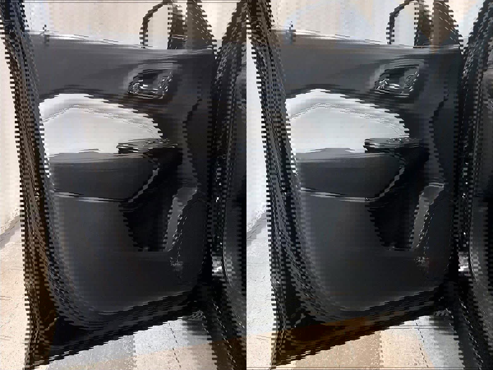 Used 2025 Chevrolet Trax LT w/ LT Convenience Package image 9