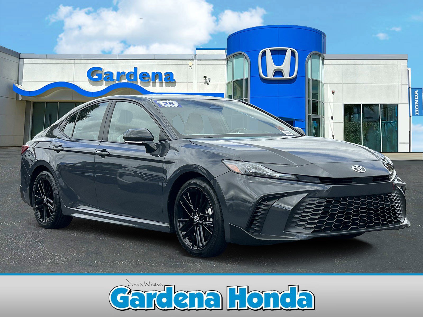 Used 2025 Toyota Camry SE FWD video 1